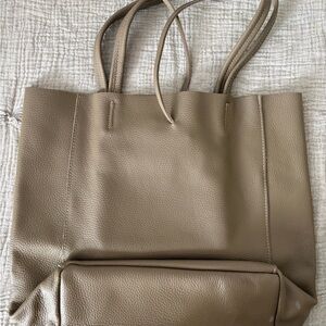 Elegant Tan Leather Tote Bag.